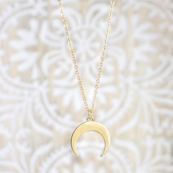 ZUDO-Crescent-Moon-Necklace