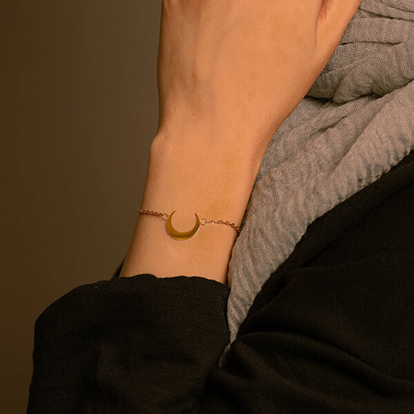 ZUDO-Crescent-Moon-Bracelet